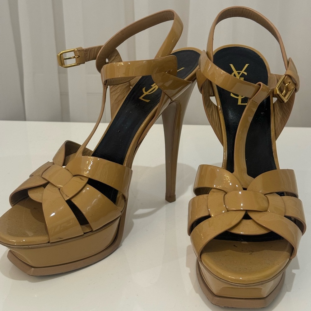 SAINT LAURENT
Tribute Leather 105mm Platform Sandals NUDE

USED
SIZE 39